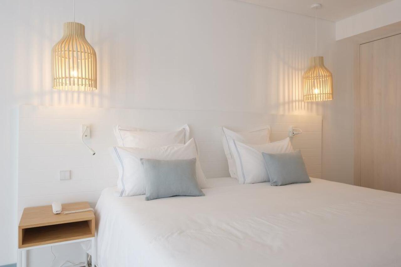 Malibu Foz Hotel - La Maison Younan Figueira da Foz Eksteriør billede A bedroom at the hotel
