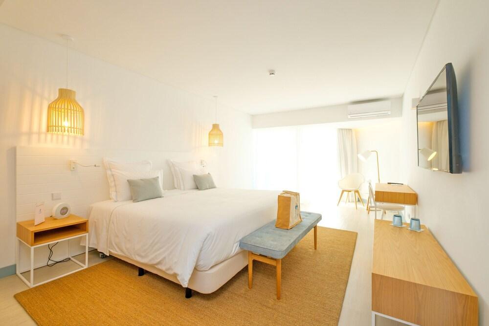 Malibu Foz Hotel - La Maison Younan Figueira da Foz Eksteriør billede Deluxe Room