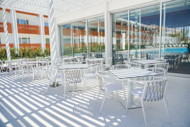 Malibu Foz Hotel - La Maison Younan Figueira da Foz Eksteriør billede The terrace