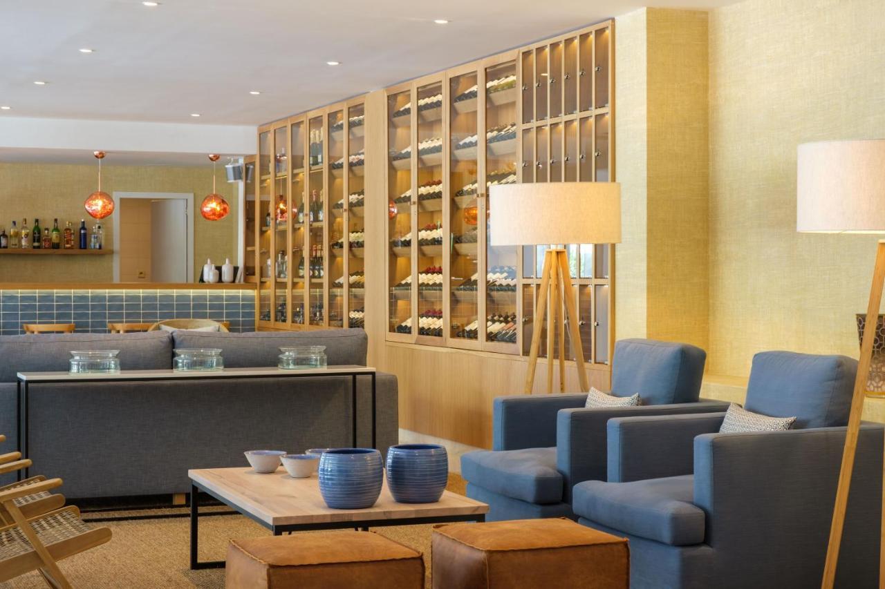 Malibu Foz Hotel - La Maison Younan Figueira da Foz Eksteriør billede The lounge at the airport